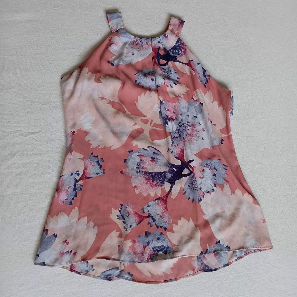 Violet & Claire Sz S Pink and White Floral Halter Top